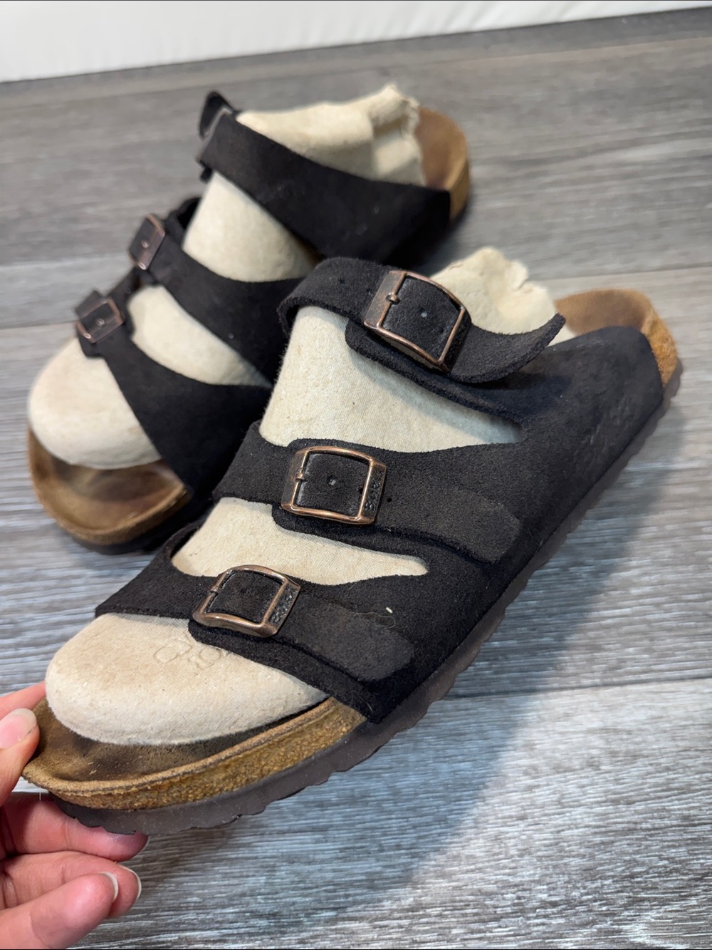 Birkis Birkenstock Black Triple-Strap Suede Sandals woman’s SZ 10 (h188)
